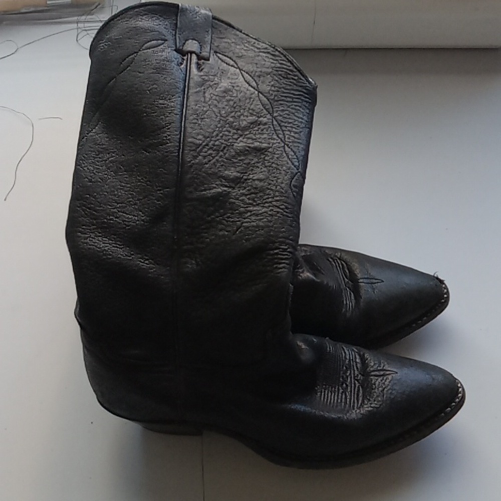 Elegant Black Leather Heeled Boots